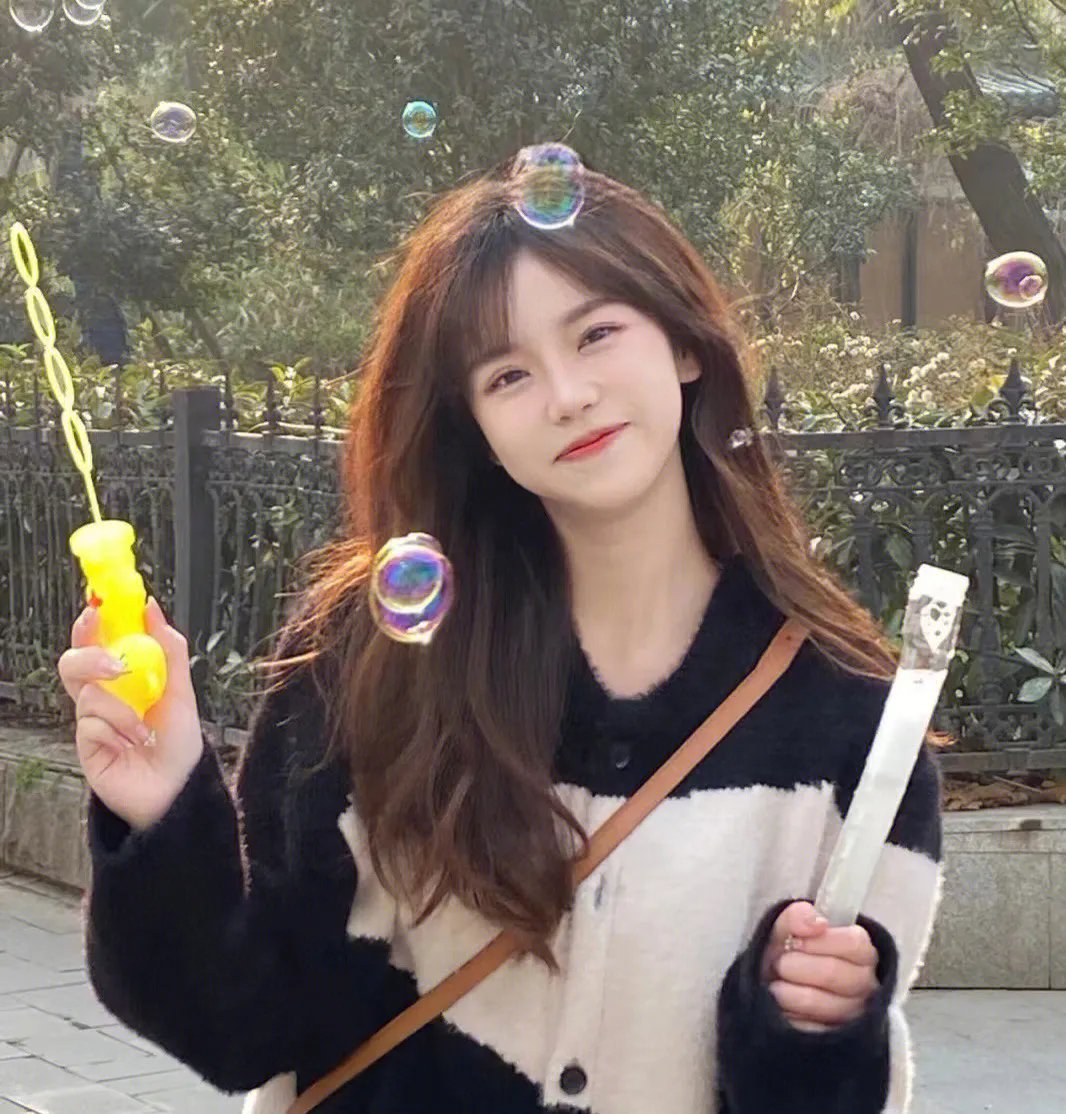 孝子贤孙都跪下我是你们太奶奶